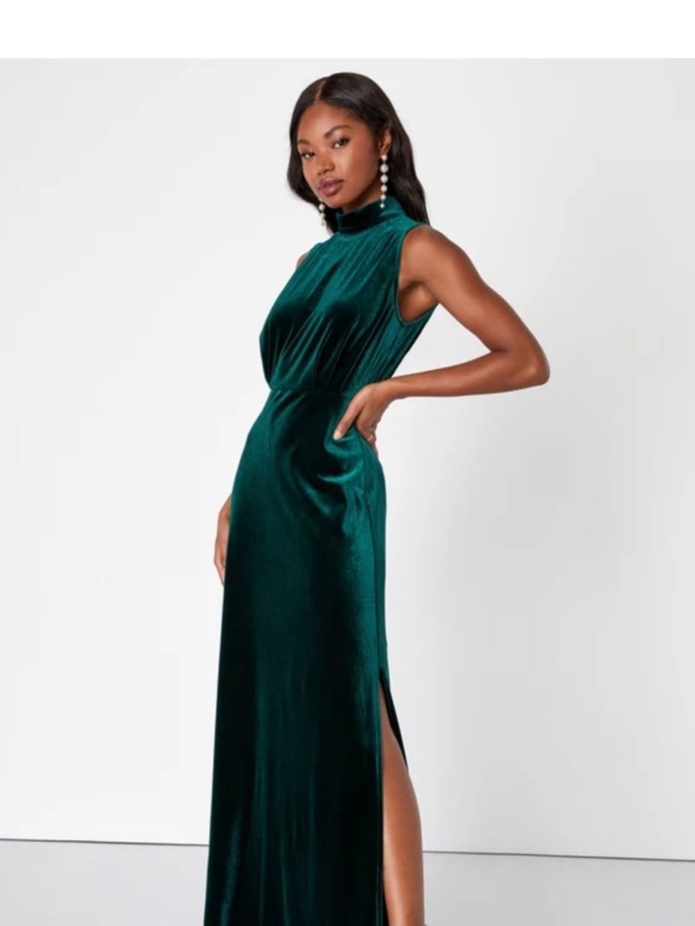 Lulu's Sleeveless Emerald Velvet Maxi Dress with High Neck